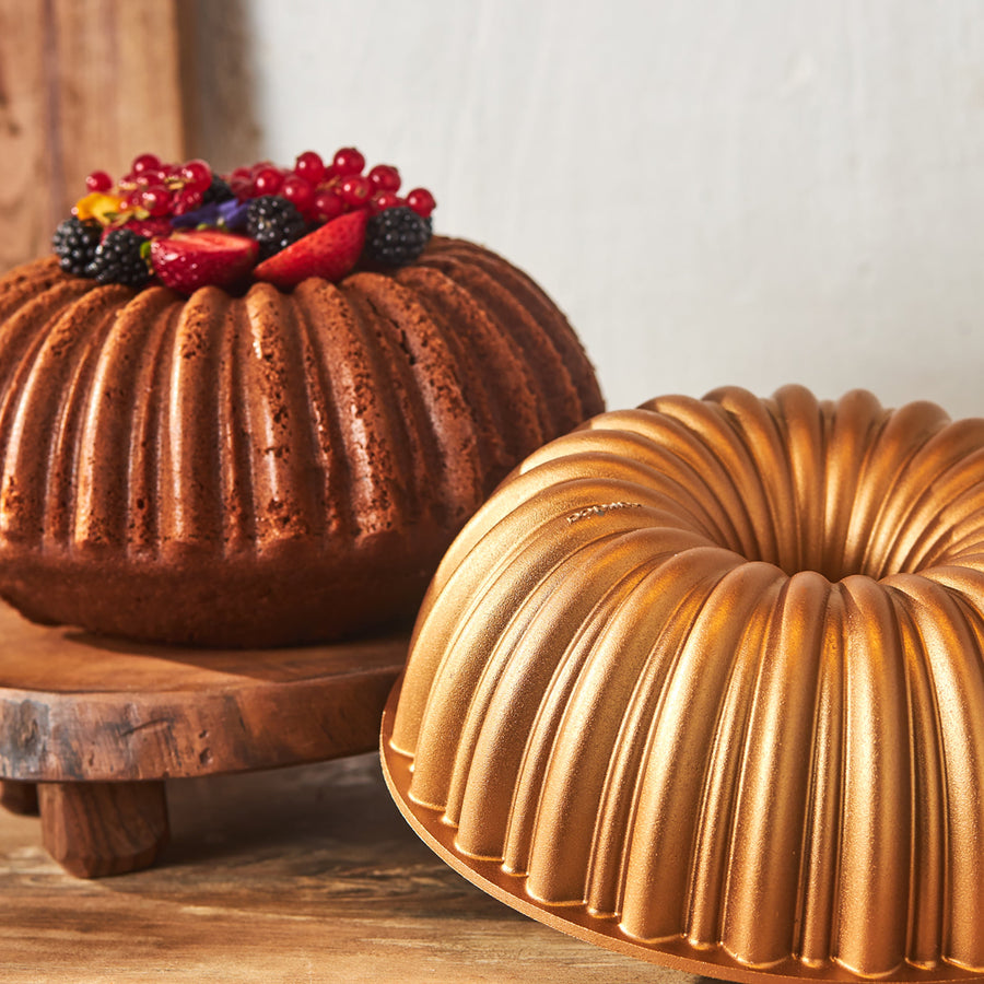 Karaca Cake Pro Aluminium Cast Decorative Cake Tin, 25.5cm, Gold