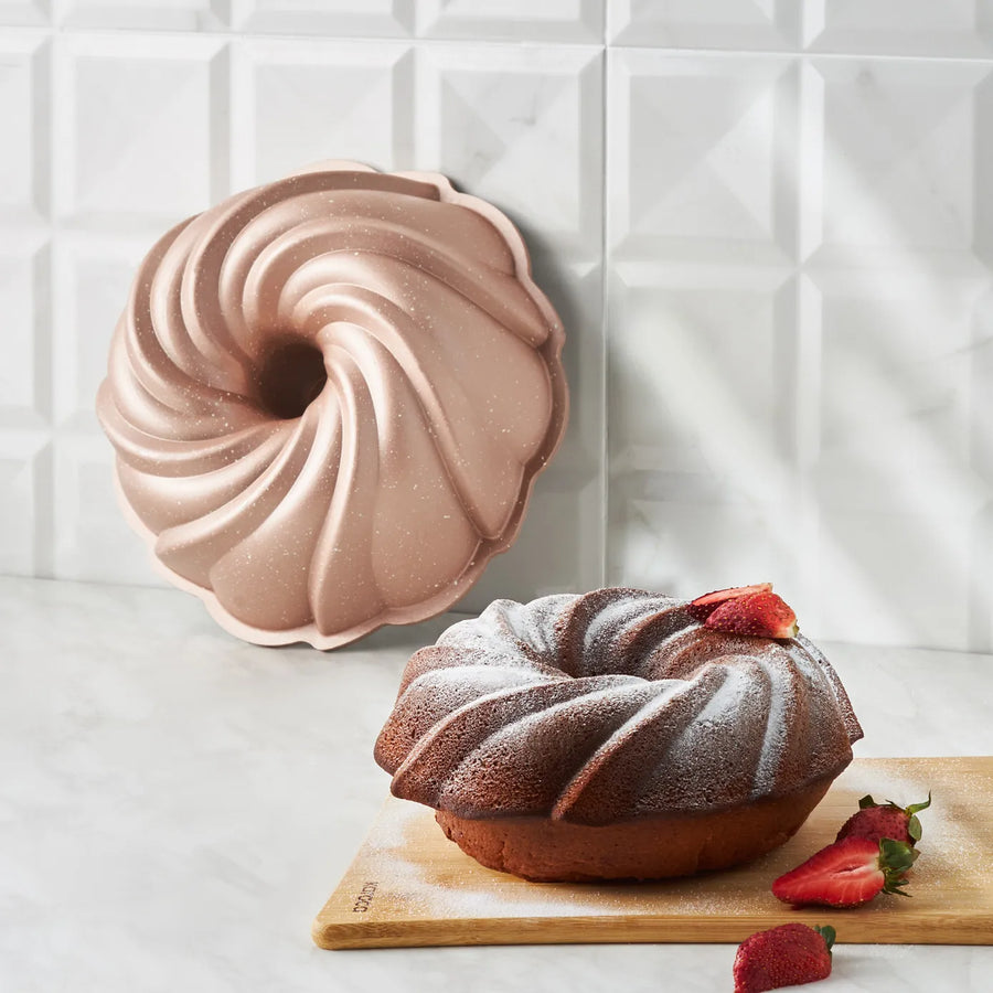 Karaca Aluminium Cast Decorative Cake Tin, 24cm, Pink