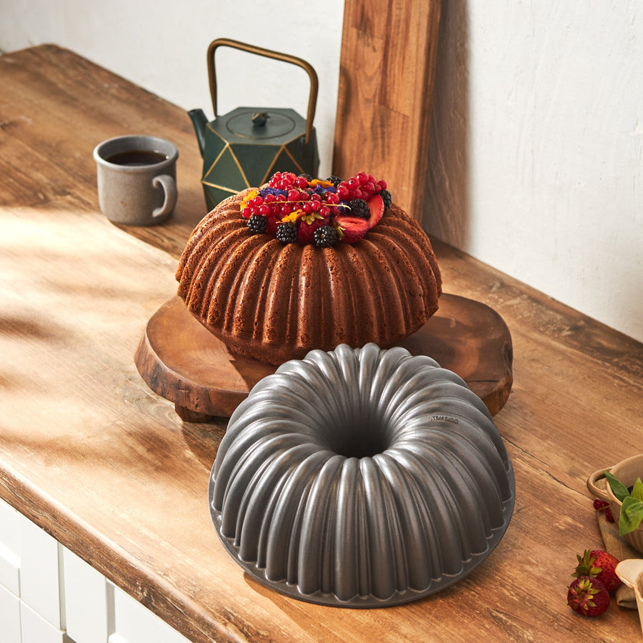 Karaca Cake Pro Aluminium Cast Decorative Cake Tin, 25.5cm, Anthracite