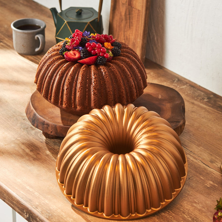 Karaca Cake Pro Aluminium Cast Decorative Cake Tin, 25.5cm, Gold